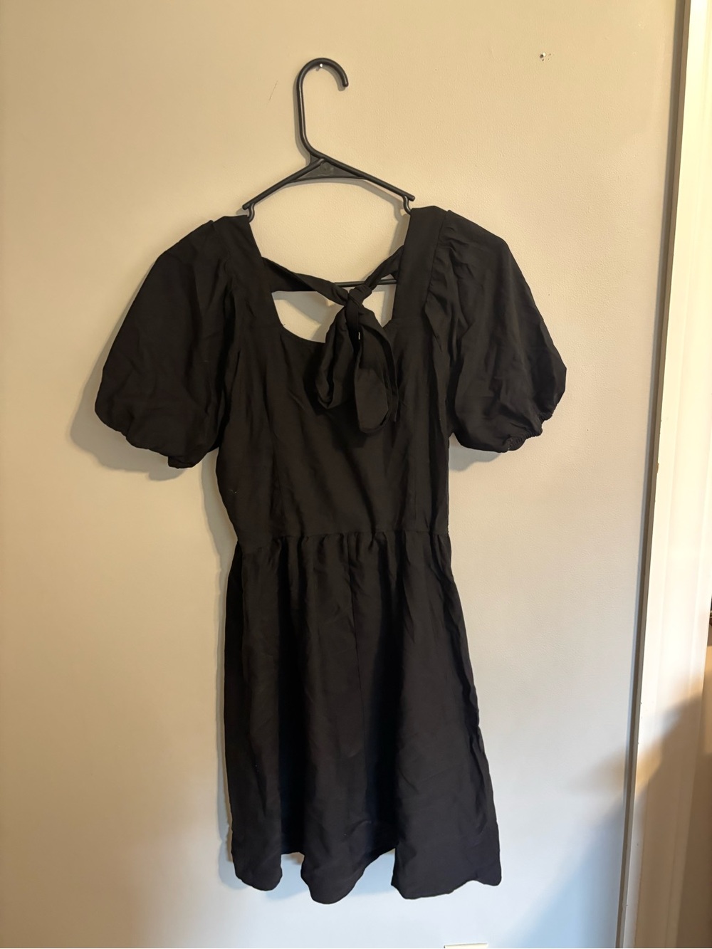 Black Puff Sleeve Tie-Back Women's Dress